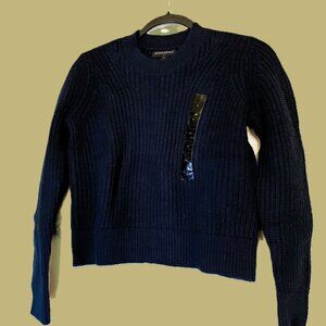 NWT Classic Chunky Knit Crew-Neck Sweater - Navy - Small